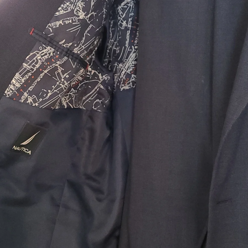 Suit - Picture 2 of 4